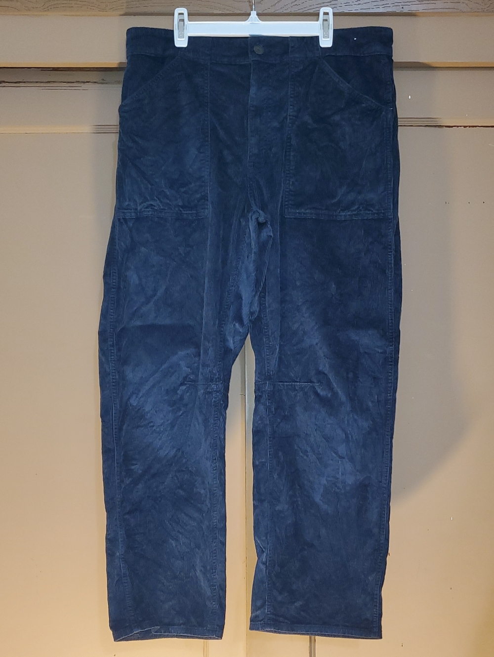 The Darted Barrel-Leg Utility Pant in Corduroy